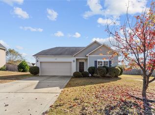 3637 Crosswinds Dr, Hope Mills, NC 28348