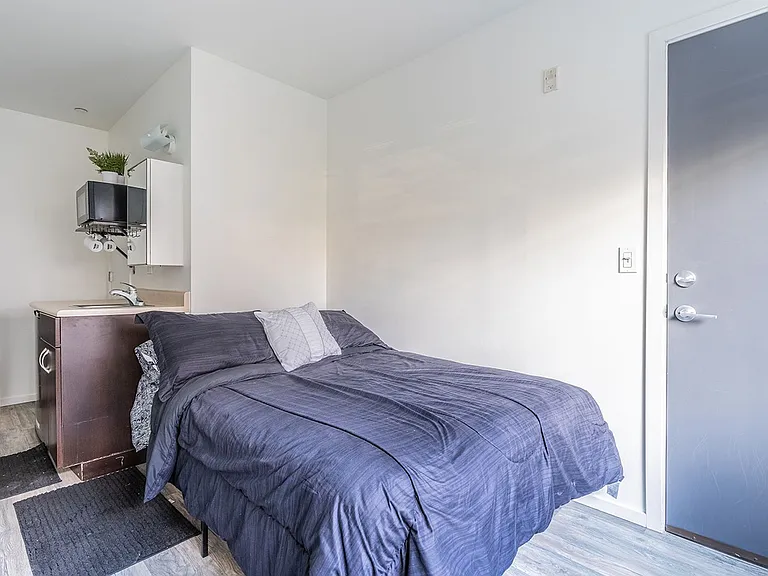 OneOne6 Apartments — Photo 9