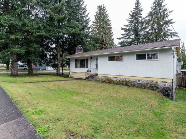 692 Blue Mountain St, Coquitlam, BC V3J 4R9