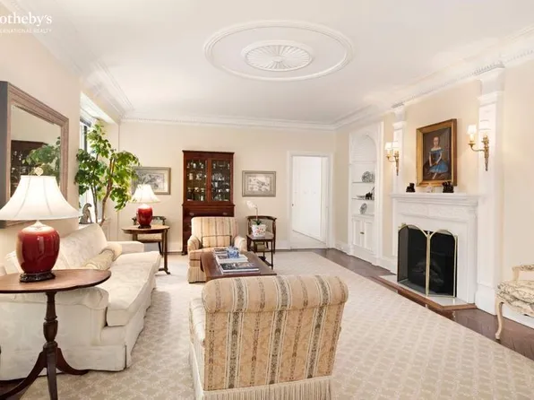 781 5th Avenue image 1 of 9