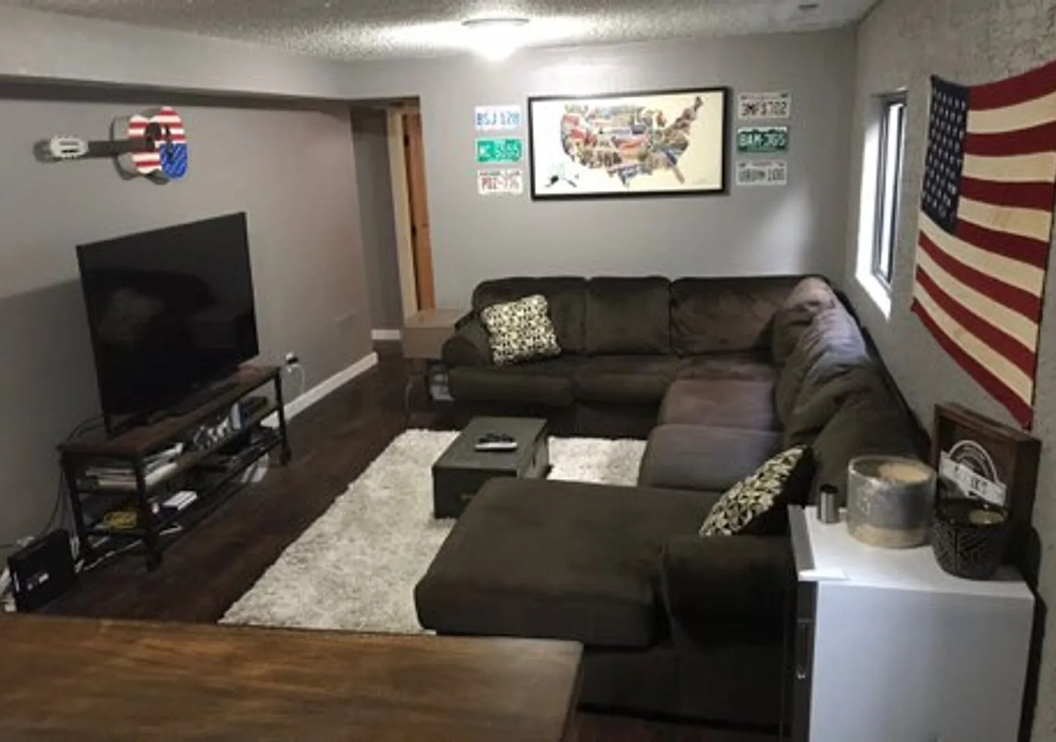 Huge room in a large shared home, private bathroom, great neighborhood, friendly roommates! — Photo 4