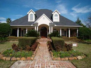 5020 Oakmont Dr, Beaumont, TX 77706
