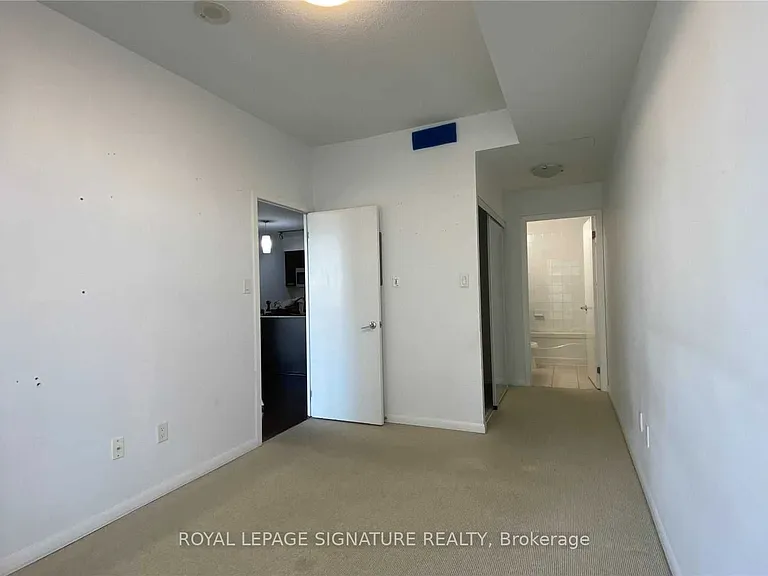 38 Grenville St #2209 — Photo 14