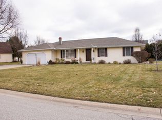68166 Riddles Lake Dr, Lakeville, IN 46536