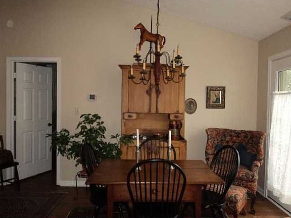 5th image of 7508 Tarragon Pl