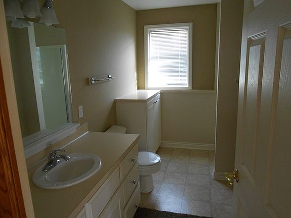 4th image of 2590 40th Ave