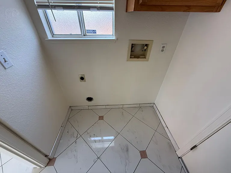 581 Hellyer Ave — Photo 8
