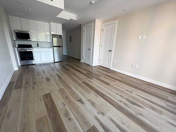 4th image of 83-67 116th St #5BB