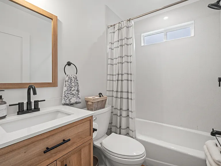 15227 Freeman Ave #1/2 — Photo 9