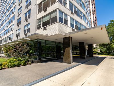 3900 N Lake Shore Dr APT 13F, Chicago, IL, 60613