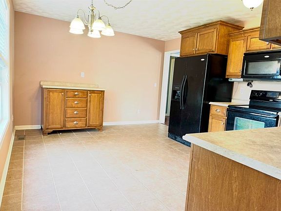 3rd image of 118 Apple St