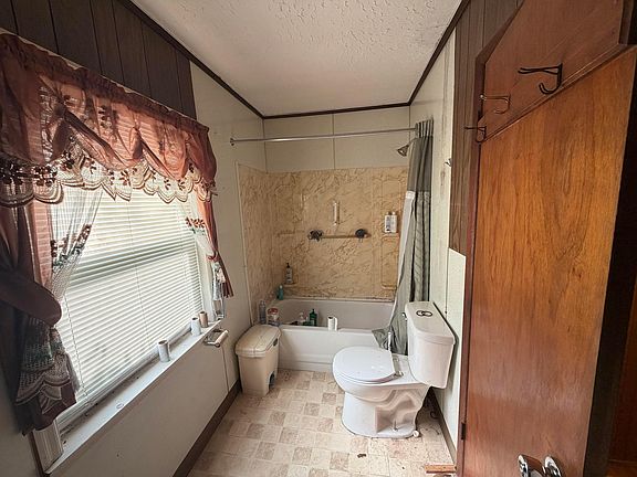 5th image of 641 Congress St