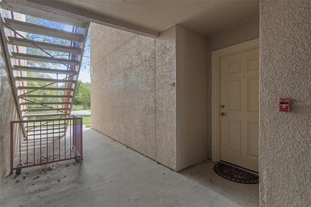 2 bed, 1062 sqft, $1,600 — Photo 1