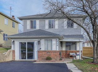 216 Radcliff Dr, Bolingbrook, IL