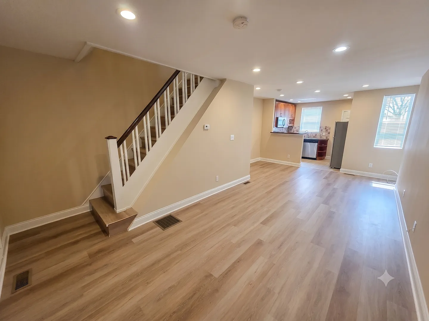 Updated Cozy 3 Bedrooms And 1.5 Bath Home Located In Northeast/Lawncrest — Photo 3