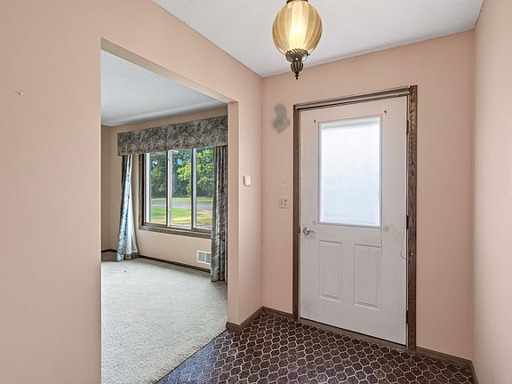 3rd image of 12920 Biscayne Ave