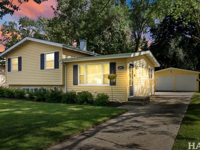 2807 Myang Ave, McHenry, IL, 60050