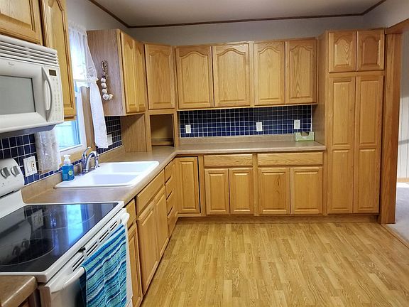 3rd image of 1324 N Blackburn Ave