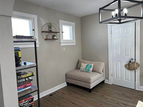 5th image of 2308 Gaebler Ave