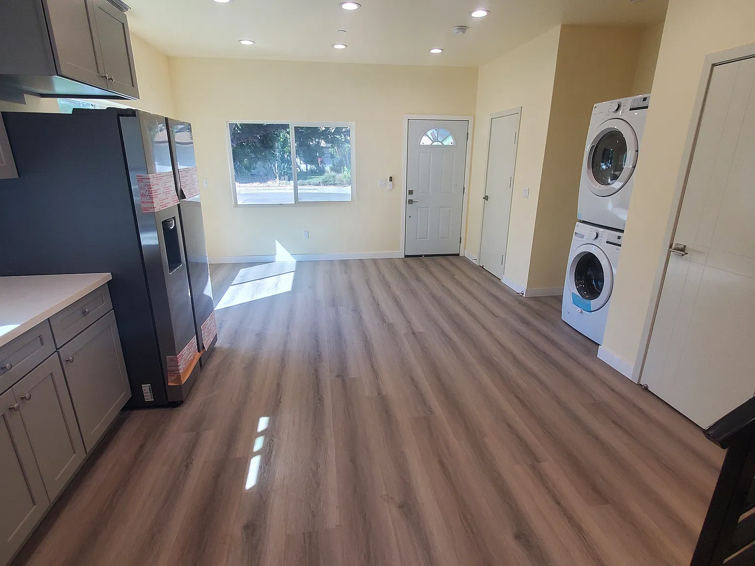2 bed, 1.5 bath, 800 sqft, $2,550 — Photo 2
