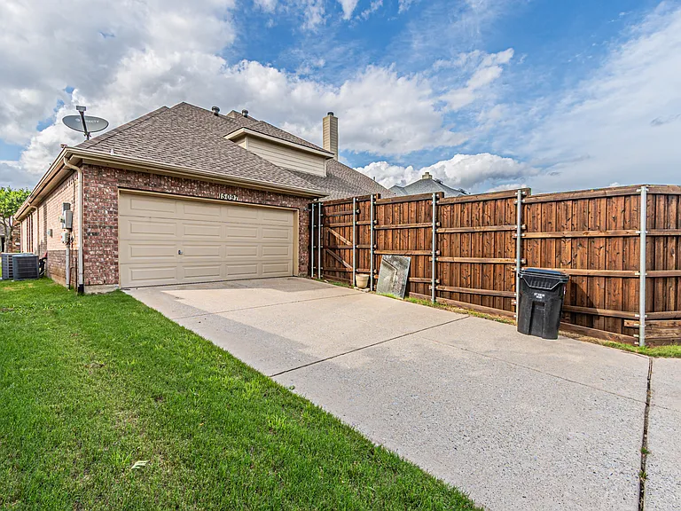15097 Blakehill Dr — Photo 51