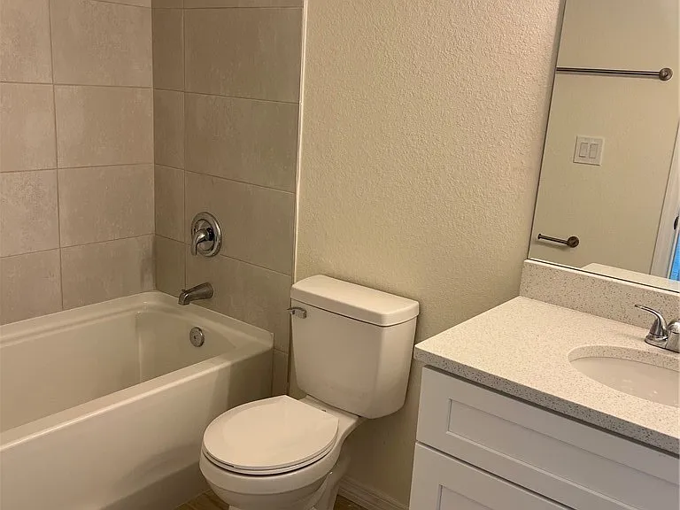3512 NE 17th Pl — Photo 12