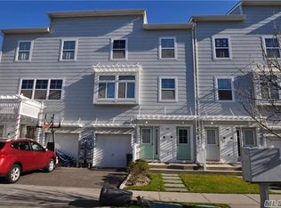 248 Beach Breeze Pl, Far Rockaway, NY 11692
