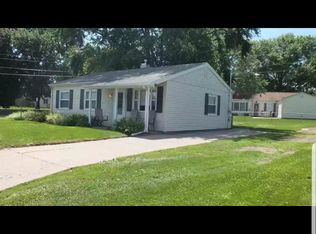 7206 Pacific St, Davenport, IA