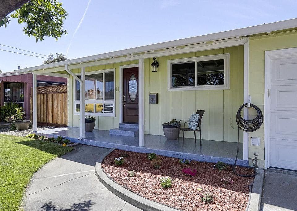 1st image of 4729 Portola Dr