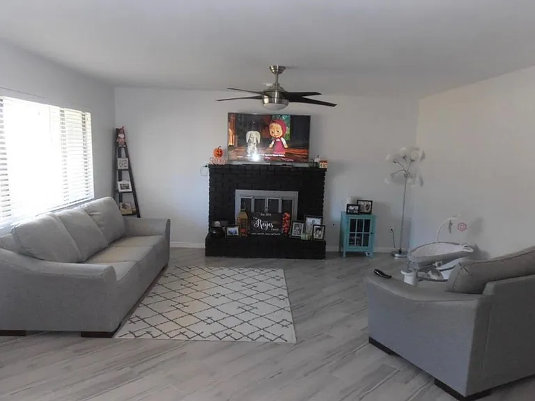 3401 Flagstaff Way — Photo 2