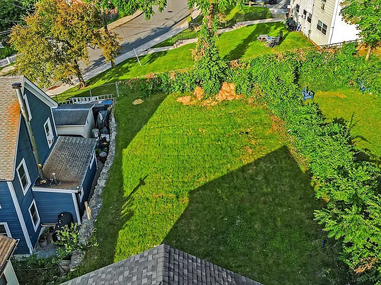 5 Grant Ave — Photo 17