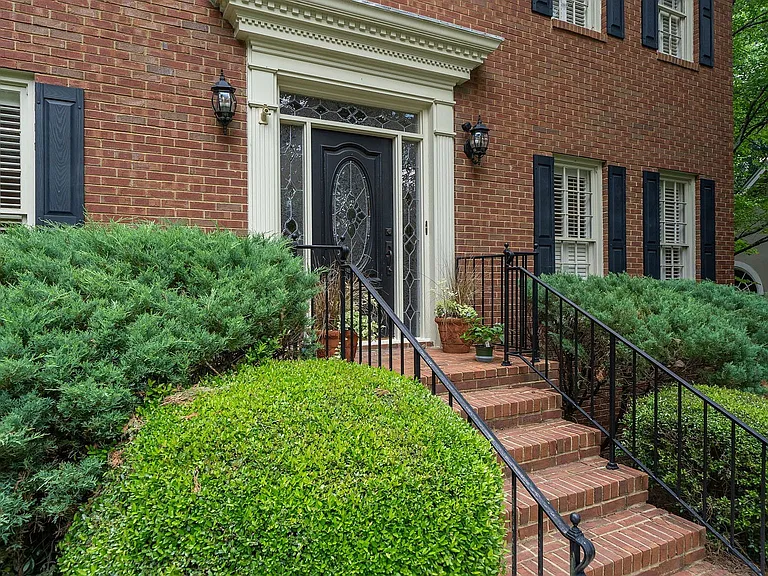 340 Rosalie Ct — Photo 31