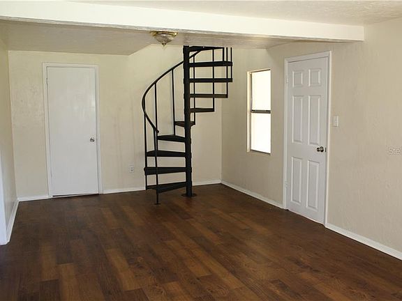 5th image of 2453 Avenue C SW