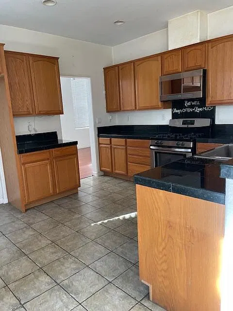 Eden Shores Dr