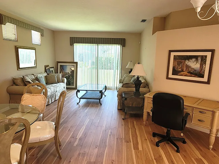142 Babylon Ln — Photo 16