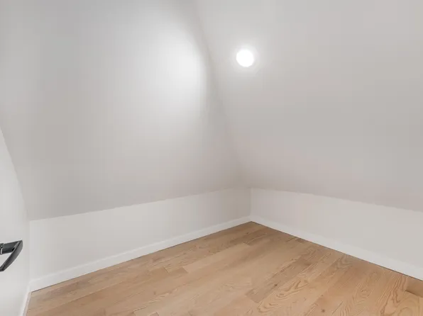 171 Summit Avenue image 26 of 35