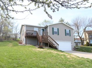 1401 Jackson Cir, Indianola, IA 50125