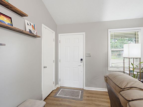4th image of 105 Sequoyah Trl