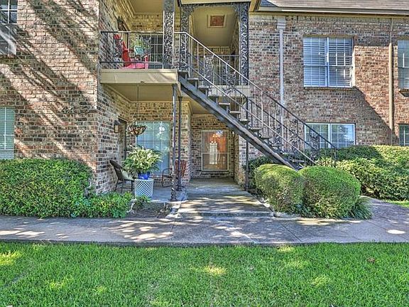 2nd image of 4413 Bellaire Dr S APT 106S