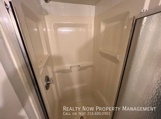 1643 Hillcrest Rd #3, Cleveland, OH 44118