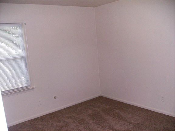 4th image of 1523 Fairbanks Ave