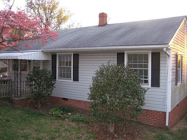 2nd image of 1413 Fairview St