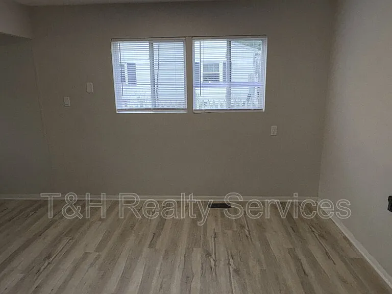 2714 Dawson St — Photo 12