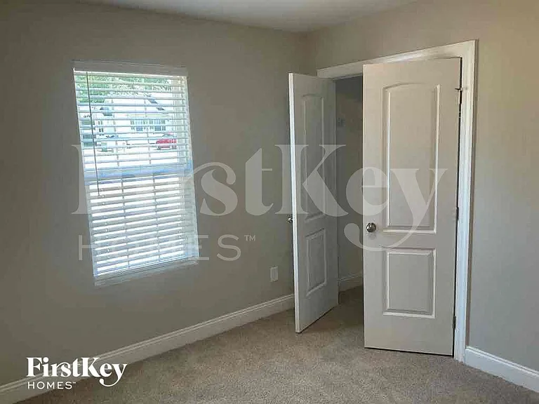 2047 Samantha Dr — Photo 22