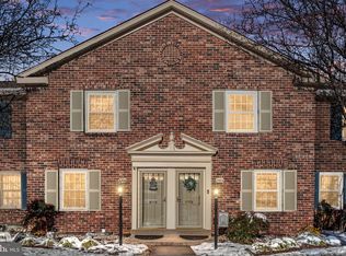 8404 Penshurst Dr #585, Springfield, VA 22152