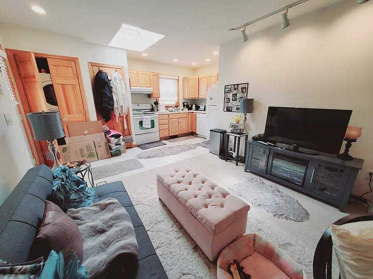 19 Oak St #H — Photo 2