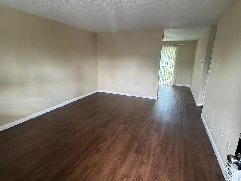 Meadow Creek Apartments — Photo 11