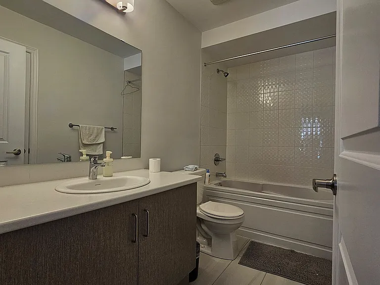 1084 Lockie Dr — Photo 7