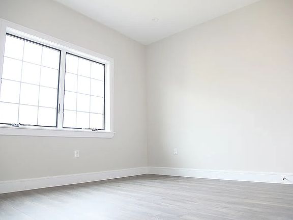 5th image of 30-38 Steinway St #5