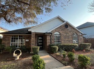 411 Flameleaf Ln, Cedar Hill, TX 75104